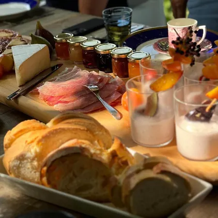 Bed & Breakfast Verdicchio - With Wellness For Winelovers *